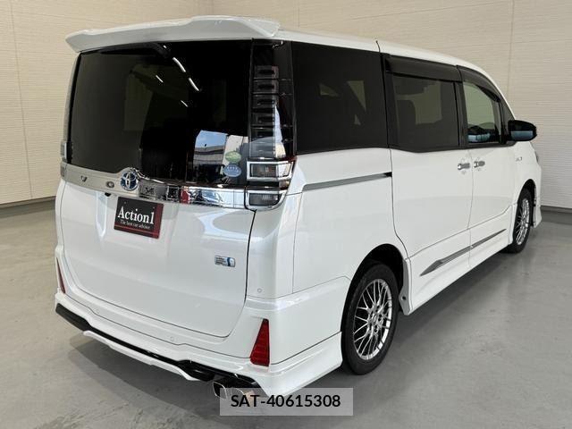 Toyota VOXY 2019-05 8361968-5