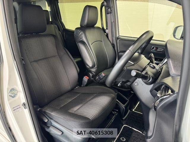 Toyota VOXY 2019-05 8361968-7