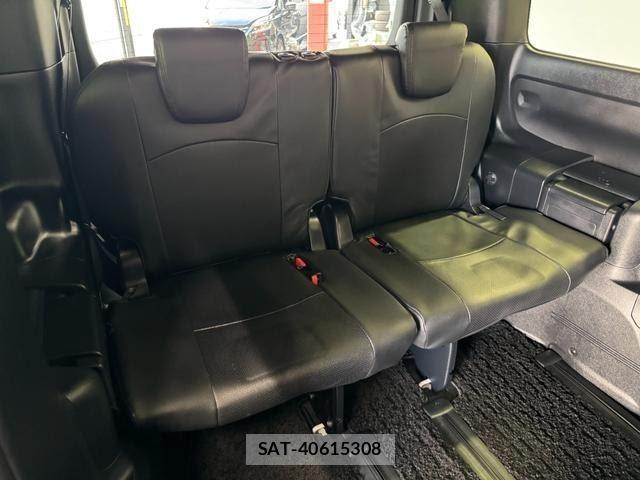 Toyota VOXY 2019-05 8361968-9