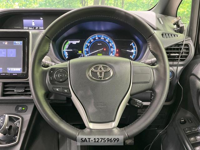 Toyota VOXY 2015-11 8361972-11