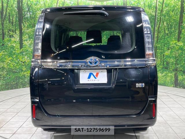 Toyota VOXY 2015-11 8361972-15