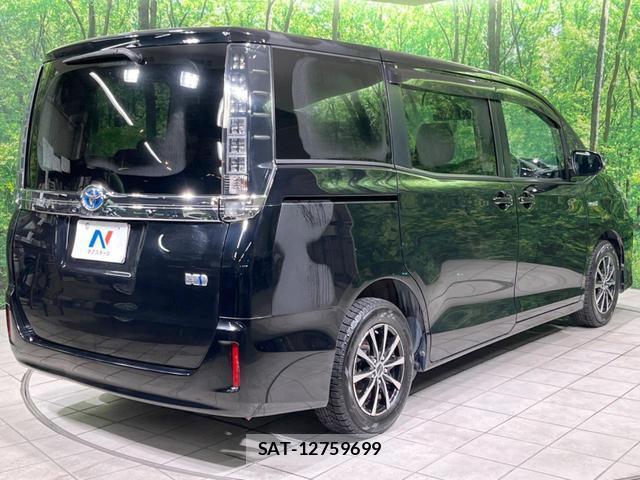 Toyota VOXY 2015-11 8361972-17