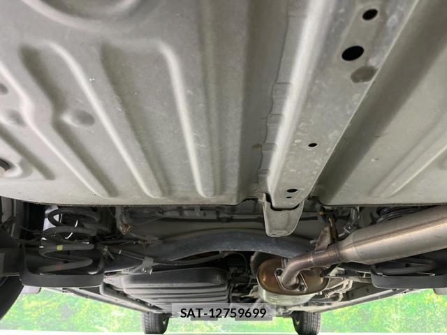Toyota VOXY 2015-11 8361972-19