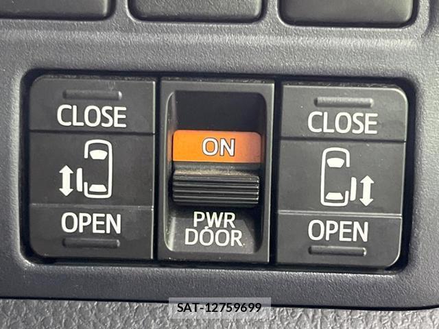 Toyota VOXY 2015-11 8361972-4