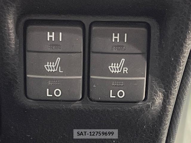 Toyota VOXY 2015-11 8361972-5