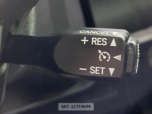 Toyota VOXY 2015-11 8361972-6