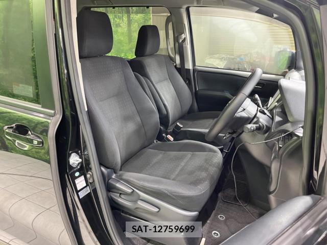 Toyota VOXY 2015-11 8361972-7