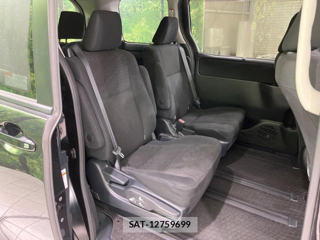 Toyota VOXY 2015-11 8361972-8