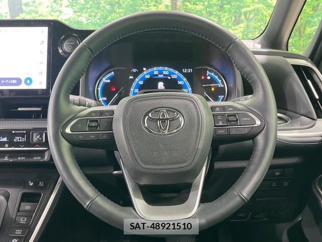 Toyota VOXY 2024-04 8361980-11