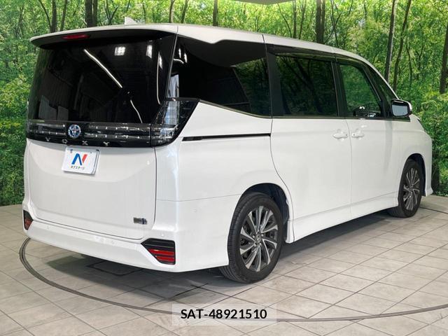 Toyota VOXY 2024-04 8361980-17