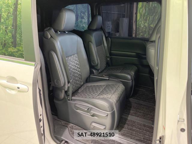 Toyota VOXY 2024-04 8361980-8
