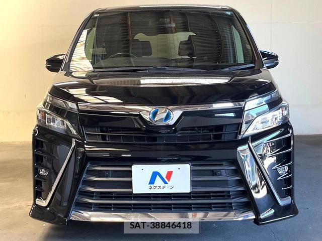 Toyota VOXY 2019-06 8362001-15