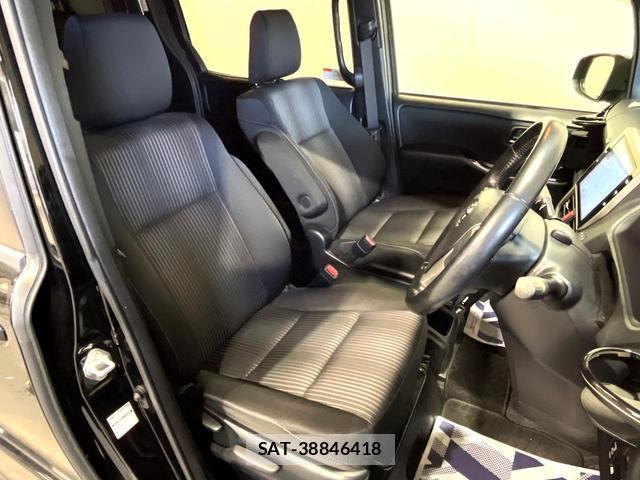 Toyota VOXY 2019-06 8362001-7