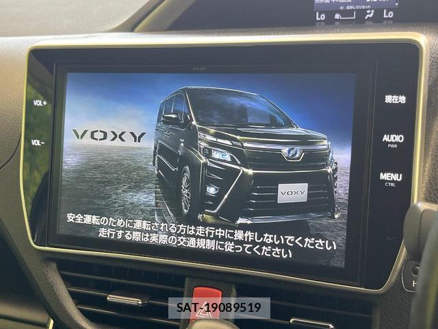 Toyota VOXY 2018-06 8362043-3
