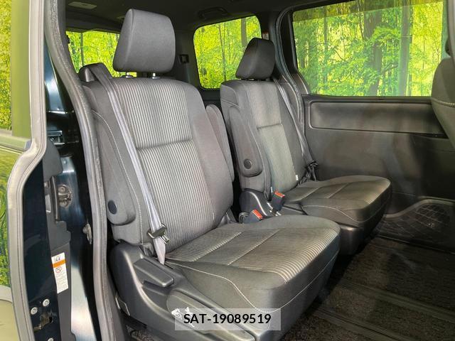 Toyota VOXY 2018-06 8362043-8