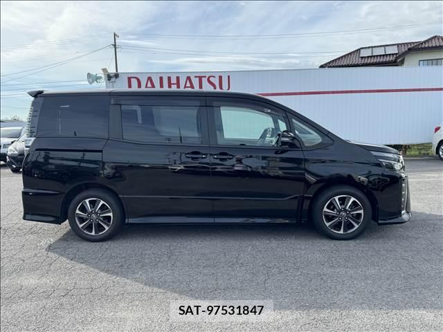 Toyota VOXY 2017-11 8362044-17
