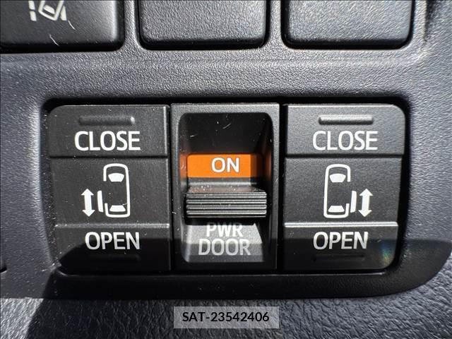 Toyota VOXY 2020-04 8362045-14