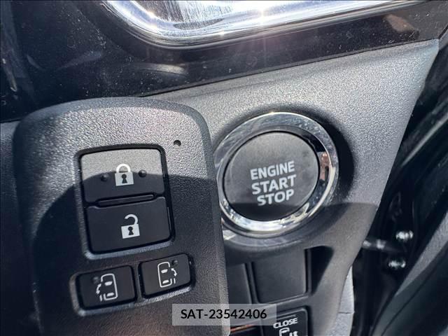 Toyota VOXY 2020-04 8362045-15