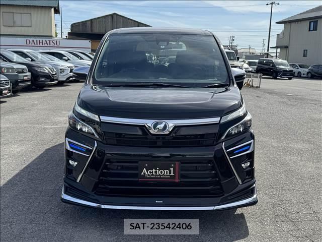 Toyota VOXY 2020-04 8362045-16