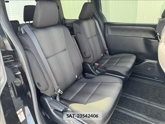 Toyota VOXY 2020-04 8362045-7