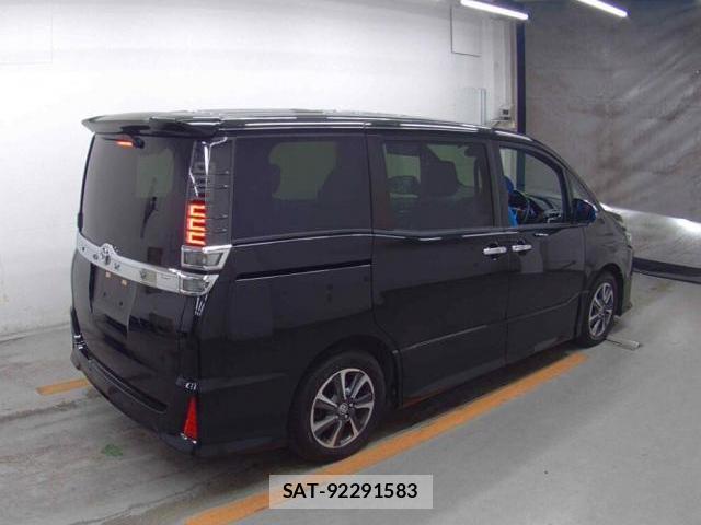 Toyota VOXY 2021-03 8362061-4
