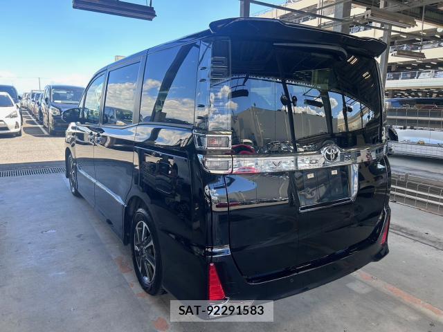 Toyota VOXY 2021-03 8362061-9
