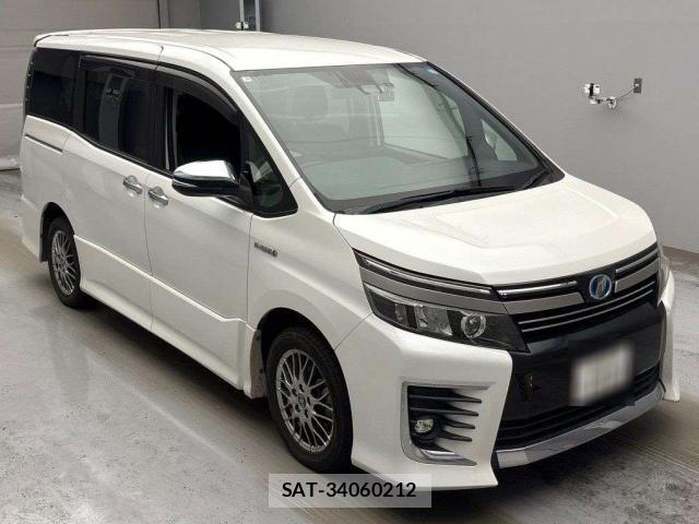Toyota VOXY 2017-06 8362179-0