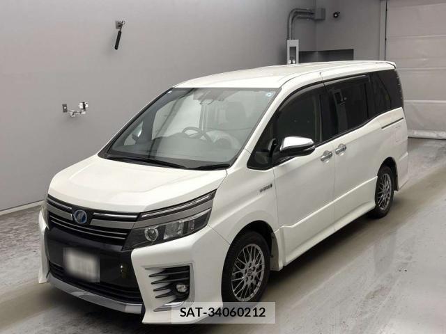 Toyota VOXY 2017-06 8362179-13