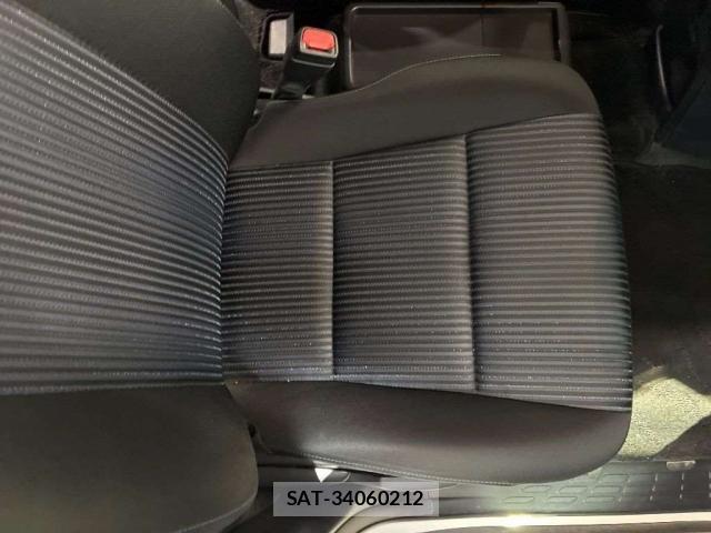 Toyota VOXY 2017-06 8362179-4