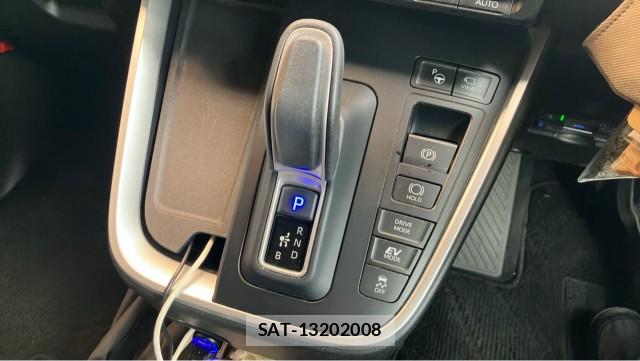 Toyota VOXY 2025-10 8362208-14