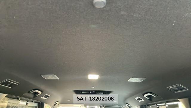 Toyota VOXY 2025-10 8362208-15