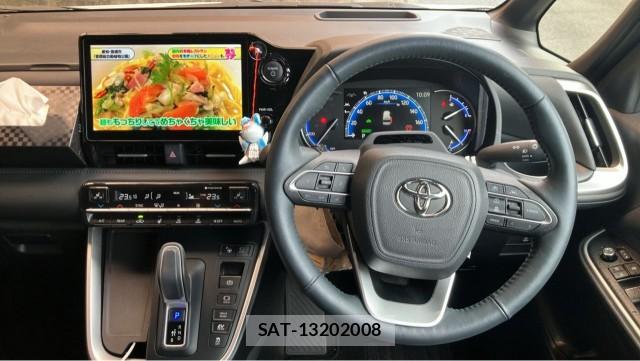 Toyota VOXY 2025-10 8362208-16