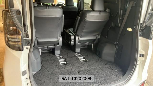 Toyota VOXY 2025-10 8362208-17