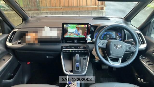 Toyota VOXY 2025-10 8362208-2