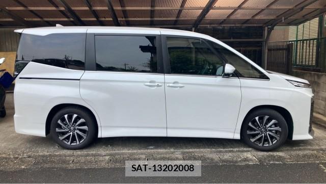 Toyota VOXY 2025-10 8362208-3