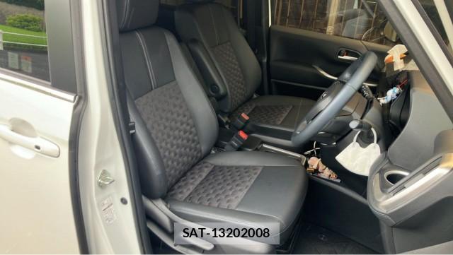 Toyota VOXY 2025-10 8362208-5