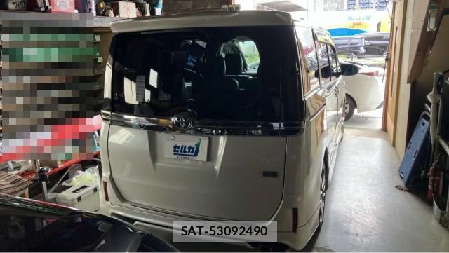 Toyota VOXY 2015-09 8362239-1