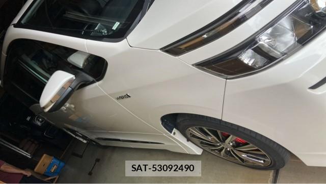 Toyota VOXY 2015-09 8362239-3
