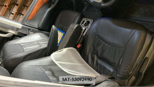 Toyota VOXY 2015-09 8362239-5