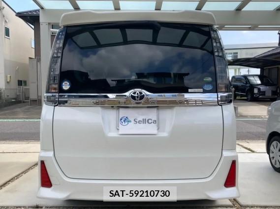 Toyota VOXY 2016-01 8362298-1