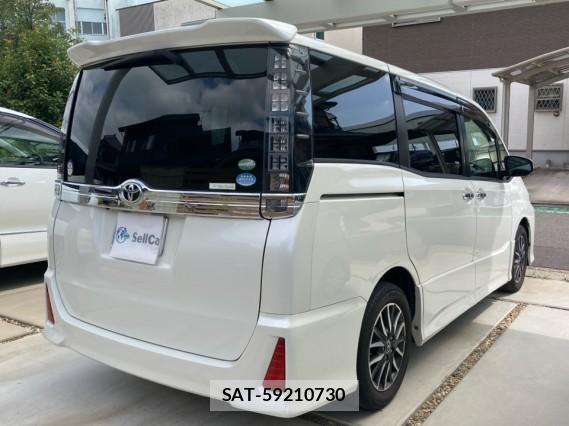 Toyota VOXY 2016-01 8362298-12