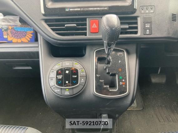 Toyota VOXY 2016-01 8362298-14