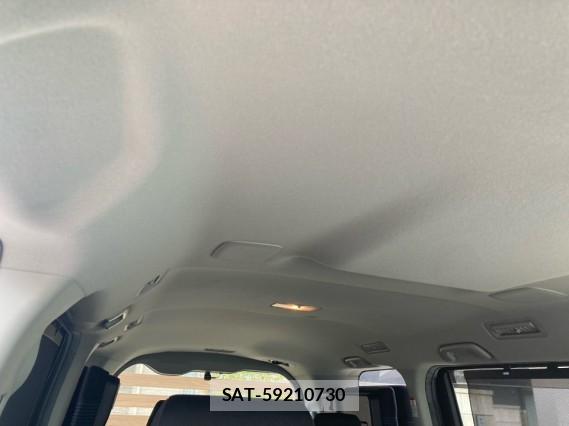 Toyota VOXY 2016-01 8362298-15
