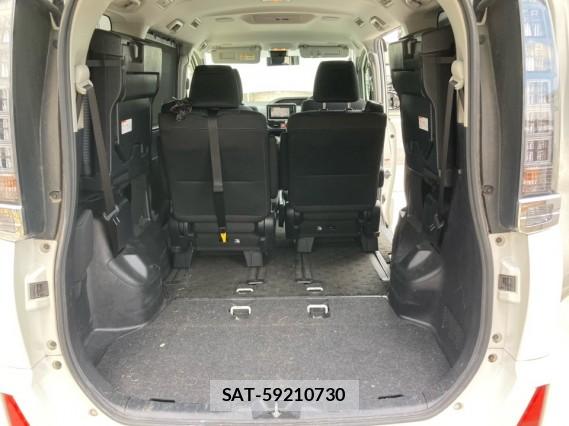 Toyota VOXY 2016-01 8362298-17