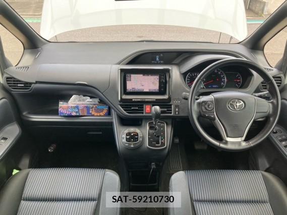 Toyota VOXY 2016-01 8362298-2