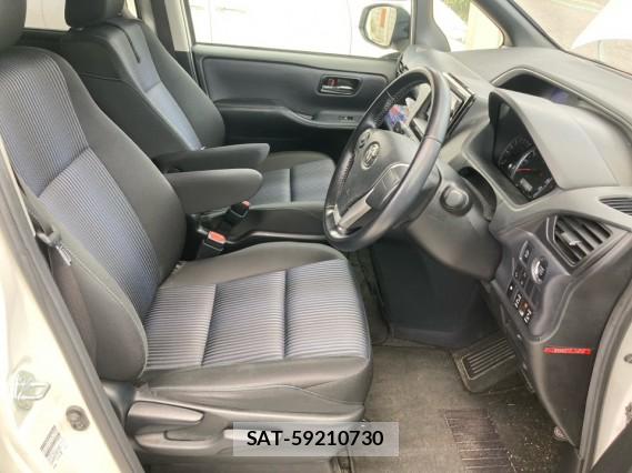 Toyota VOXY 2016-01 8362298-5