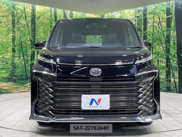 Toyota VOXY 2024-05 8362345-14