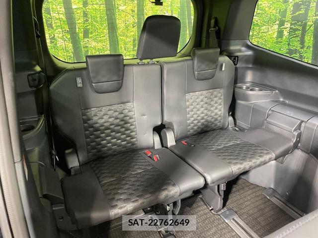 Toyota VOXY 2024-05 8362345-9
