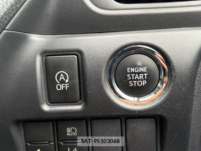 Toyota VOXY 2017-07 8362452-10