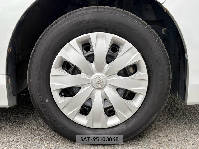 Toyota VOXY 2017-07 8362452-18